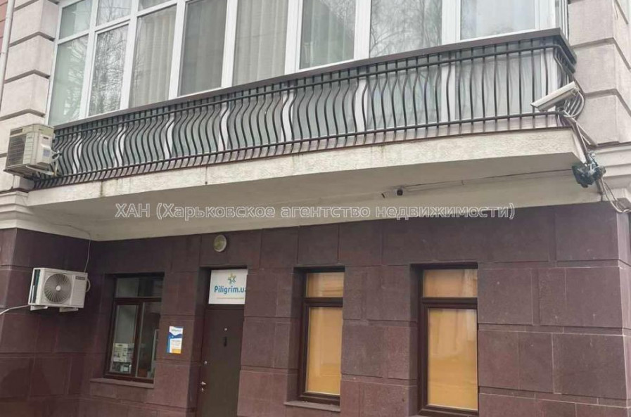 Продам квартиру, Евгения Енина ул. , 3 кім., 103 м², капитальный ремонт 