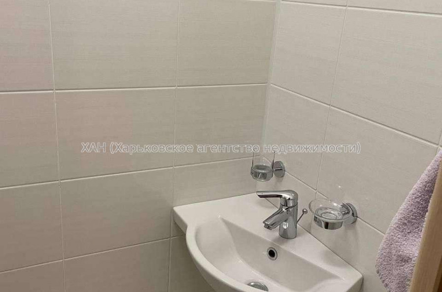 Продам квартиру, Евгения Енина ул. , 3 кім., 103 м², капитальный ремонт 