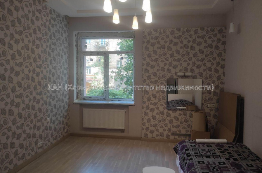 Продам квартиру, Евгения Енина ул. , 3 кім., 103 м², капитальный ремонт 