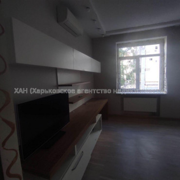 Продам квартиру, Евгения Енина ул. , 3  ком., 103 м², капитальный ремонт 