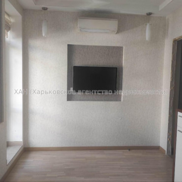 Продам квартиру, Евгения Енина ул. , 3  ком., 103 м², капитальный ремонт 