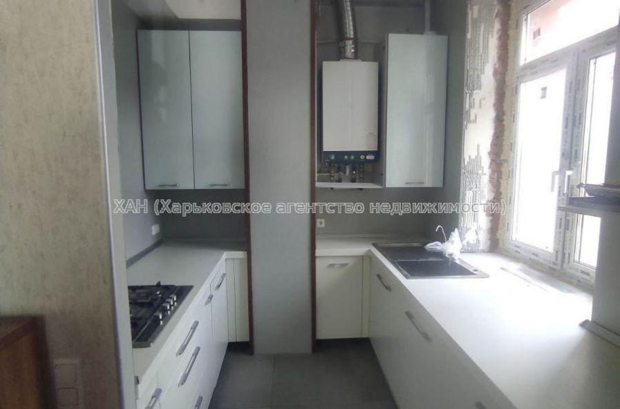Продам квартиру, Евгения Енина ул. , 3 кім., 103 м², капитальный ремонт 