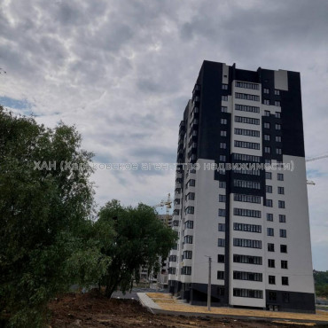 Продам квартиру, Непокоренных ул. , 2 кім., 61.30 м², без внутренних работ 