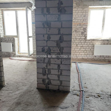 Продам квартиру, Непокоренных ул. , 2 кім., 61.30 м², без внутренних работ 