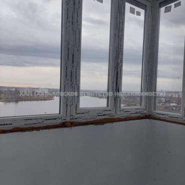 Продам квартиру, Непокоренных ул. , 2 кім., 61.30 м², без внутренних работ 