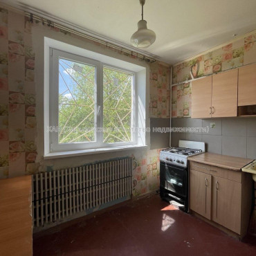 Продам квартиру, Леся Сердюка ул. , 1 кім., 32 м², косметический ремонт 