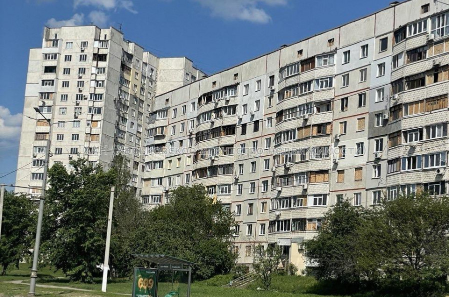 Продам квартиру, Леся Сердюка ул. , 1 кім., 32 м², косметический ремонт 