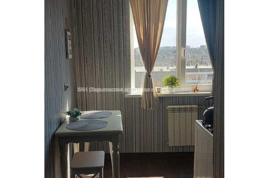 Продам квартиру, Валентиновская ул. , 2  ком., 47 м², капитальный ремонт 