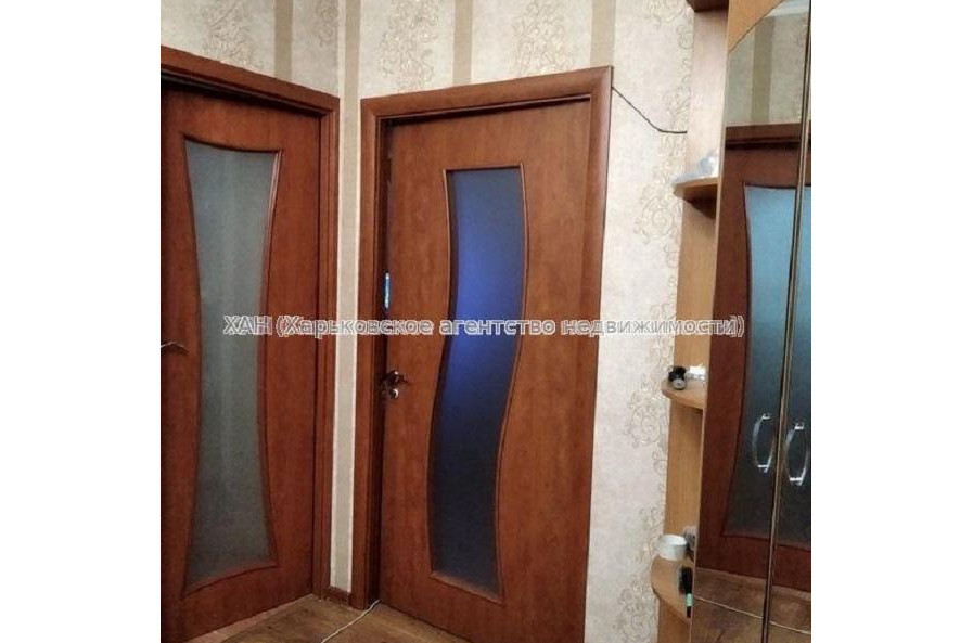 Продам квартиру, Амосова ул. , 3 кім., 69 м², капитальный ремонт 