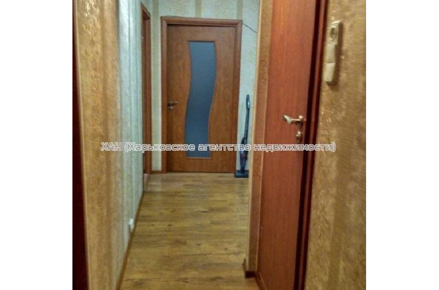 Продам квартиру, Амосова ул. , 3 кім., 69 м², капитальный ремонт 