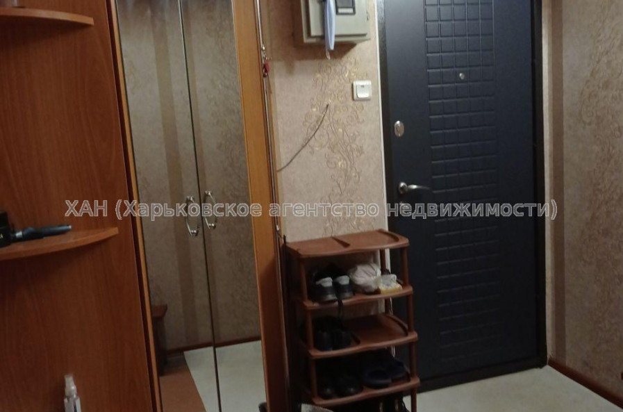 Продам квартиру, Амосова ул. , 3 кім., 69 м², капитальный ремонт 