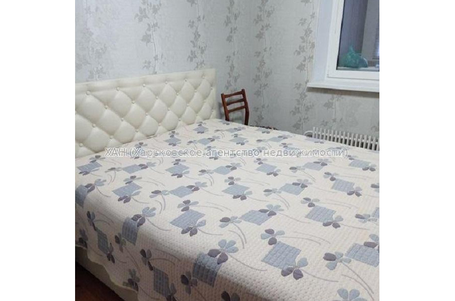 Продам квартиру, Амосова ул. , 3 кім., 69 м², капитальный ремонт 