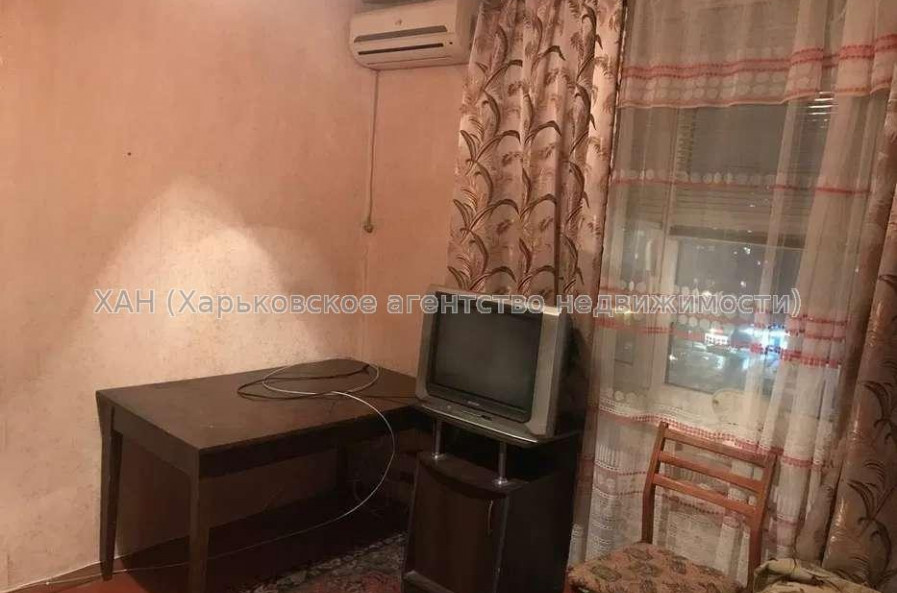 Продам квартиру, Салтовское шоссе , 2 кім., 45 м², косметический ремонт 