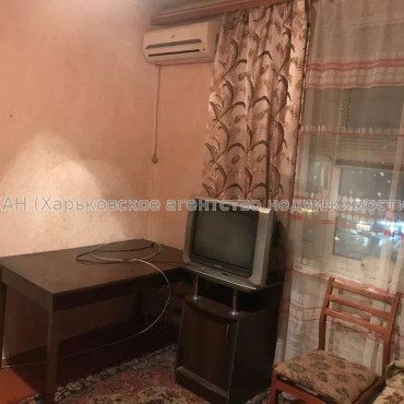 Продам квартиру, Салтовское шоссе , 2 кім., 45 м², косметический ремонт 