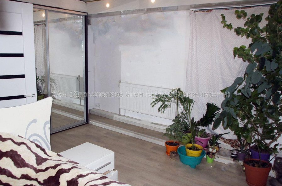 Продам квартиру, Лозовская ул. , 1  ком., 25 м², капитальный ремонт 