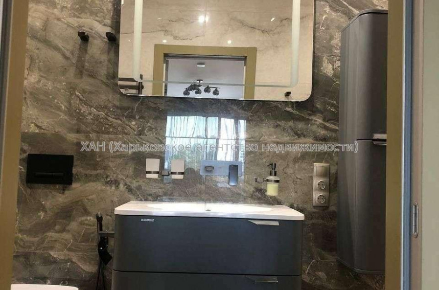 Продам квартиру, Клеменова Дача ул. , 2  ком., 122 м², авторский дизайн 