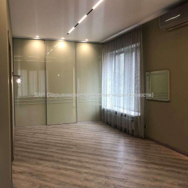 Продам квартиру, Клеменова Дача ул. , 2 кім., 122 м², авторский дизайн 
