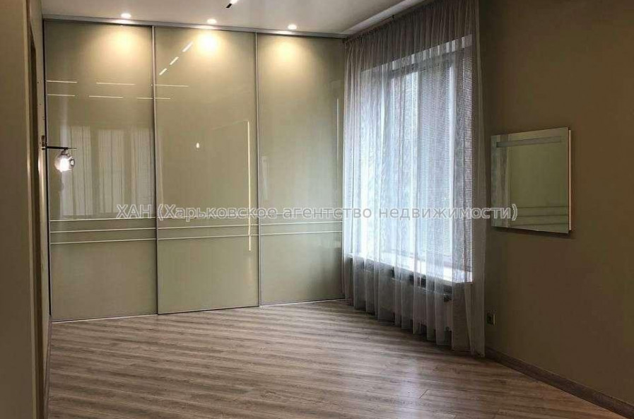 Продам квартиру, Клеменова Дача ул. , 2  ком., 122 м², авторский дизайн 
