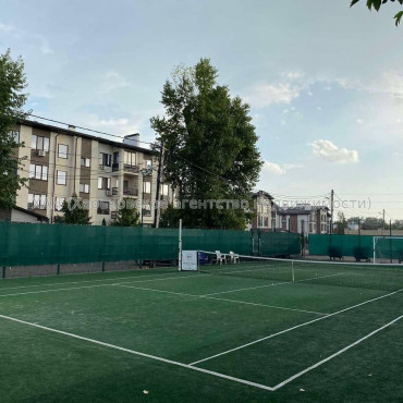 Продам квартиру, Клеменова Дача ул. , 2 кім., 122 м², авторский дизайн 