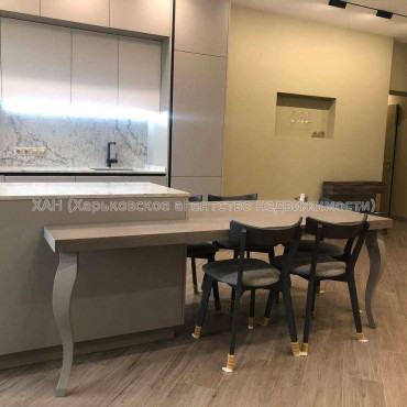 Продам квартиру, Клеменова Дача ул. , 2 кім., 122 м², авторский дизайн 