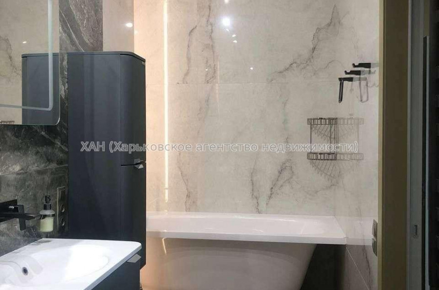 Продам квартиру, Клеменова Дача ул. , 2  ком., 122 м², авторский дизайн 