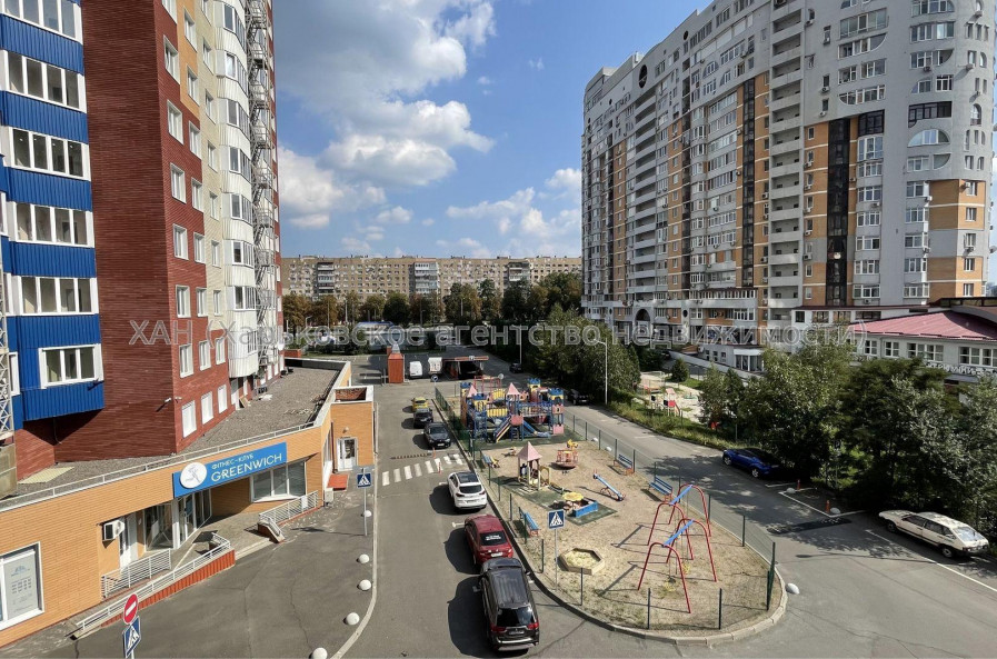 Продам квартиру, Науки просп. , 4  ком., 162 м², без внутренних работ 