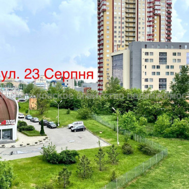 Продам квартиру, Науки просп. , 4  ком., 162 м², без внутренних работ 