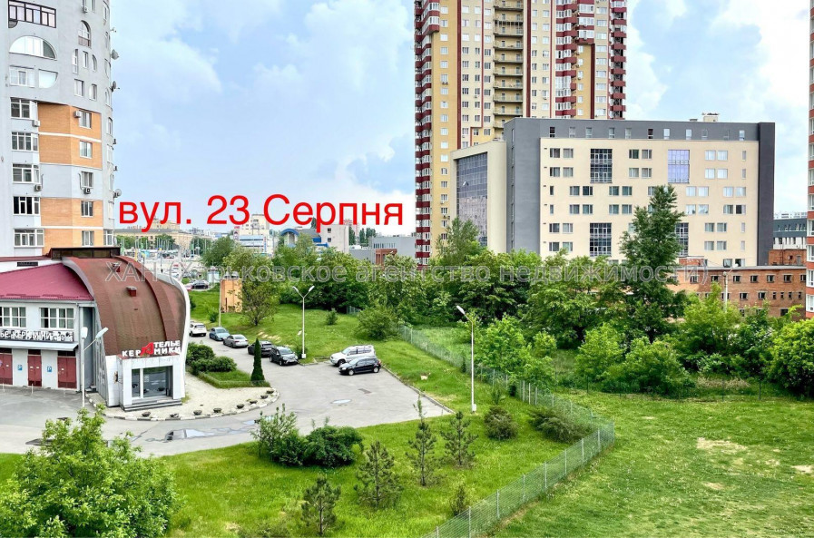 Продам квартиру, Науки просп. , 4  ком., 162 м², без внутренних работ 