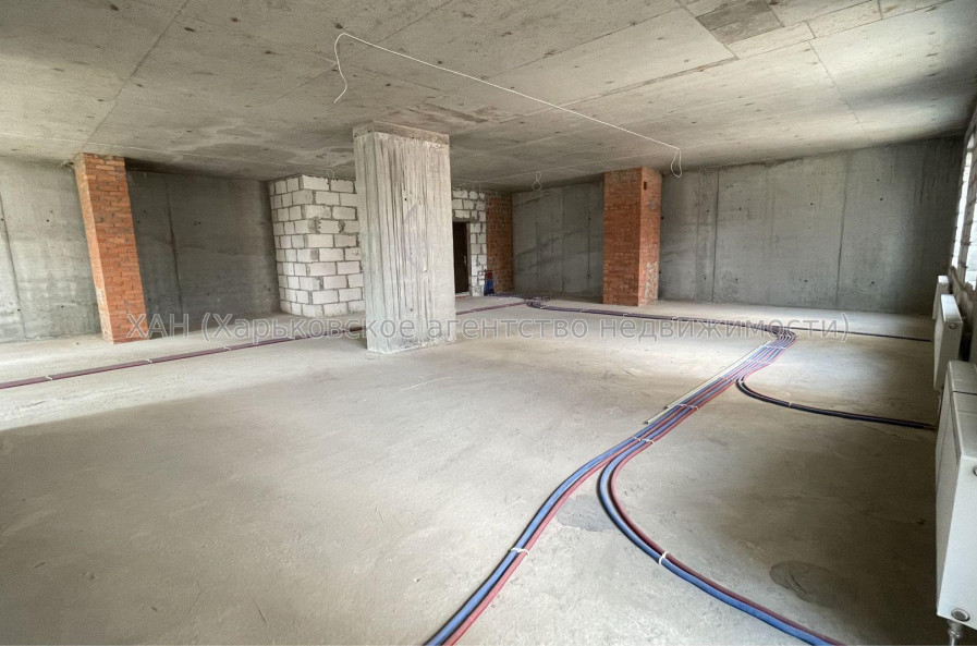 Продам квартиру, Науки просп. , 4  ком., 162 м², без внутренних работ 