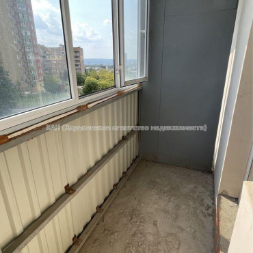 Продам квартиру, Науки просп. , 4  ком., 162 м², без внутренних работ 