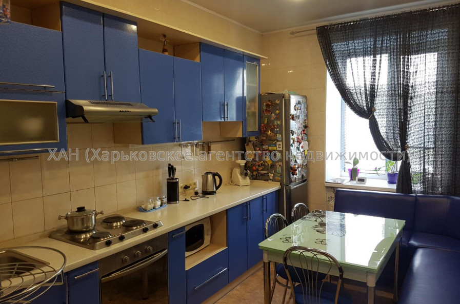 Продам квартиру, Победы просп. , 3  ком., 112.50 м², капитальный ремонт 