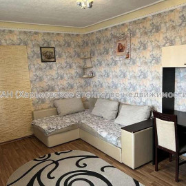 Продам квартиру, Валдайская ул. , 3  ком., 60 м², капитальный ремонт