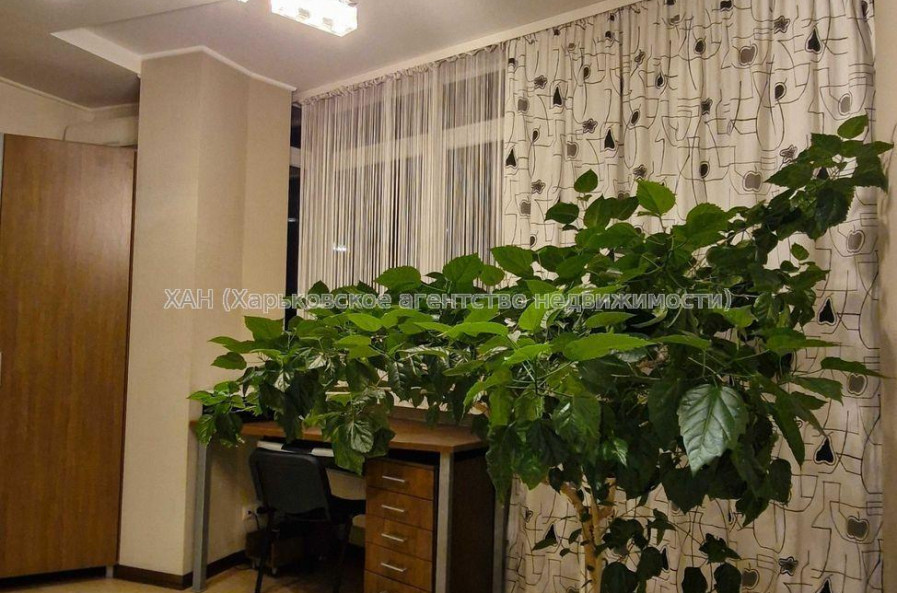 Продам квартиру, Петра Болбочана ул. , 4 кім., 153 м², евроремонт 
