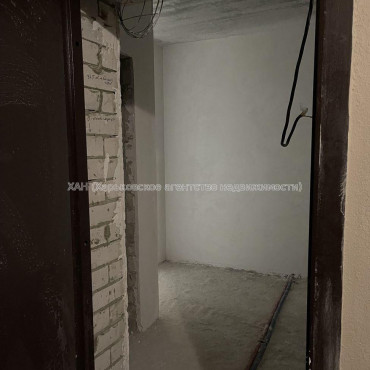 Продам квартиру, Шевченковский пер. , 1 кім., 35 м², частичный ремонт 