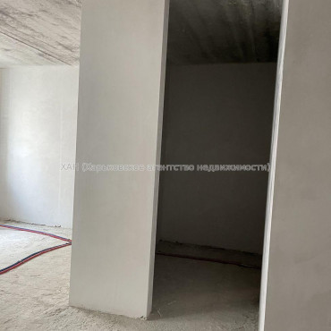 Продам квартиру, Шевченковский пер. , 1 кім., 35 м², частичный ремонт 