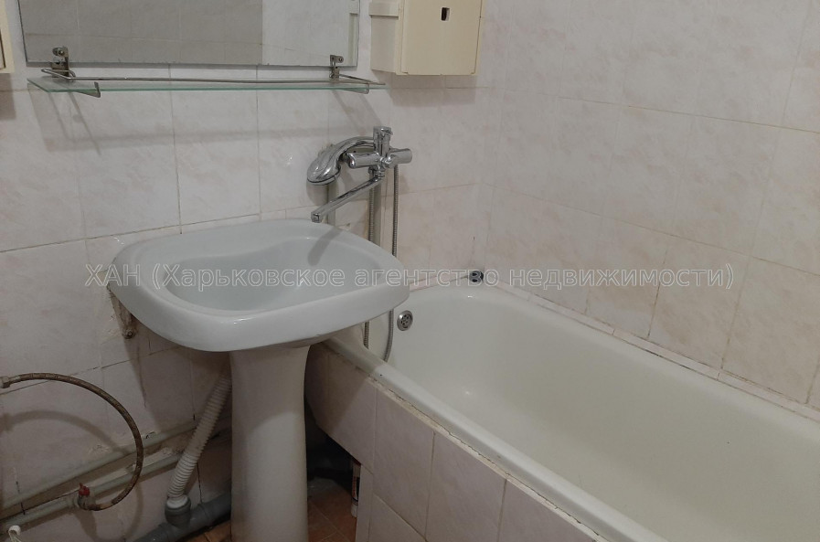 Продам квартиру, Гвардейцев Широнинцев ул. , д. 91 , 1 кім., 36.50 м², косметический ремонт 