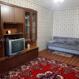 Продам квартиру, Гвардейцев Широнинцев ул. , д. 91 , 1  ком., 36.50 м², косметический ремонт