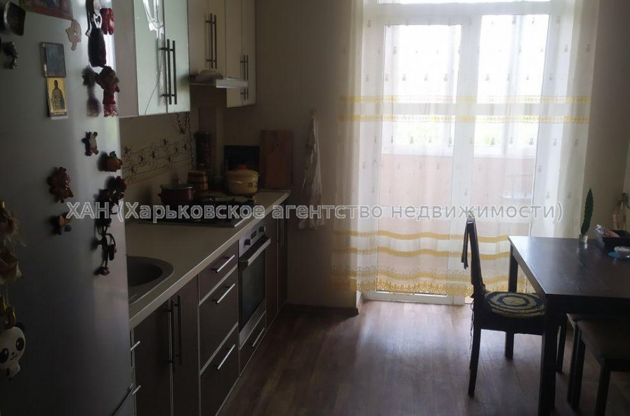 Продам квартиру, Аэрофлотская ул. , 3 кім., 75 м², косметический ремонт 