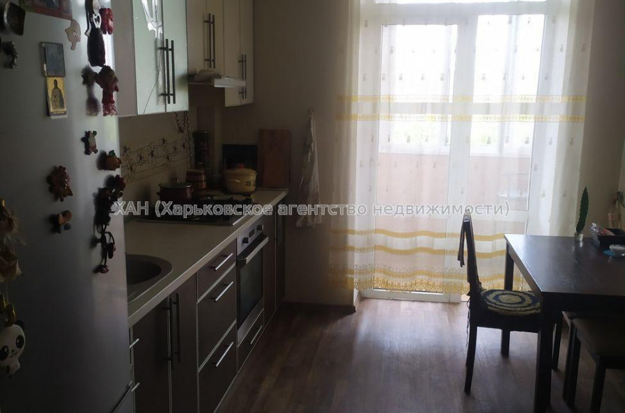 Продам квартиру, Аэрофлотская ул. , 3 кім., 75 м², косметический ремонт 