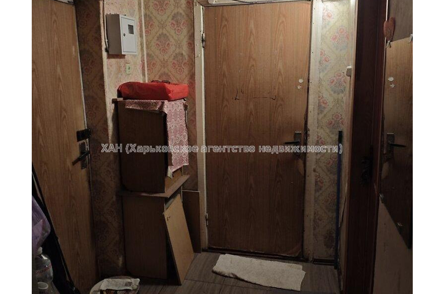 Продам квартиру, Киргизская ул. , 2  ком., 36 м², советский ремонт 