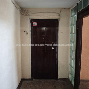 Продам квартиру, Киргизская ул. , 2  ком., 36 м², советский ремонт 