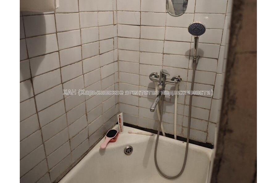 Продам квартиру, Киргизская ул. , 2  ком., 36 м², советский ремонт 