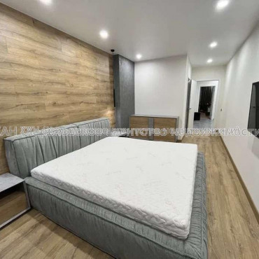 Продам квартиру, Гвардейцев Широнинцев ул. , 2  ком., 73 м², авторский дизайн 