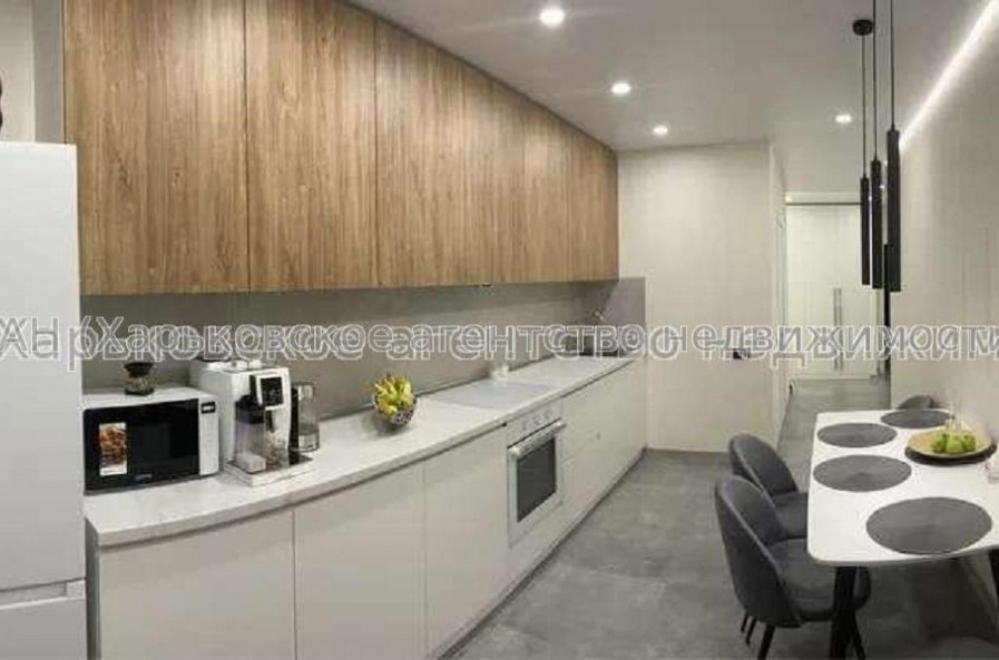 Продам квартиру, Гвардейцев Широнинцев ул. , 2  ком., 73 м², авторский дизайн 