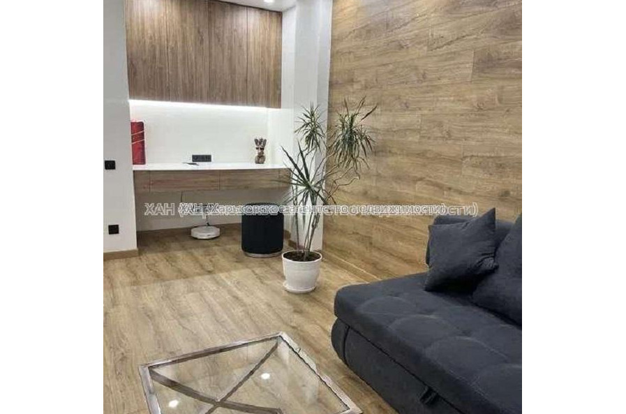 Продам квартиру, Гвардейцев Широнинцев ул. , 2  ком., 73 м², авторский дизайн 