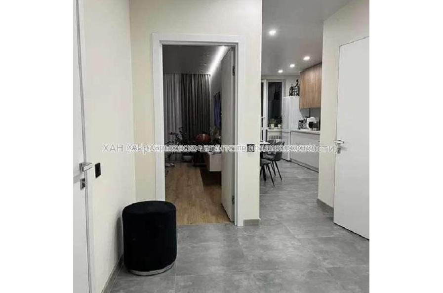 Продам квартиру, Гвардейцев Широнинцев ул. , 2  ком., 73 м², авторский дизайн 