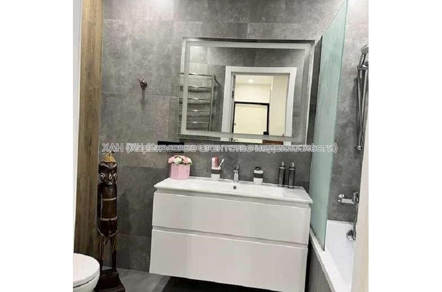 Продам квартиру, Гвардейцев Широнинцев ул. , 2  ком., 73 м², авторский дизайн 