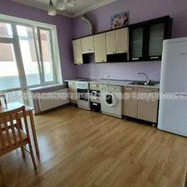 Продам квартиру, Барабашова академика ул. , 2  ком., 78 м², капитальный ремонт