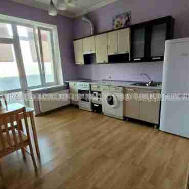 Продам квартиру, Барабашова академика ул. , 2  ком., 78 м², капитальный ремонт 