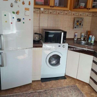 Продам квартиру, Ковтуна ул. , 1 кім., 30 м², капитальный ремонт 